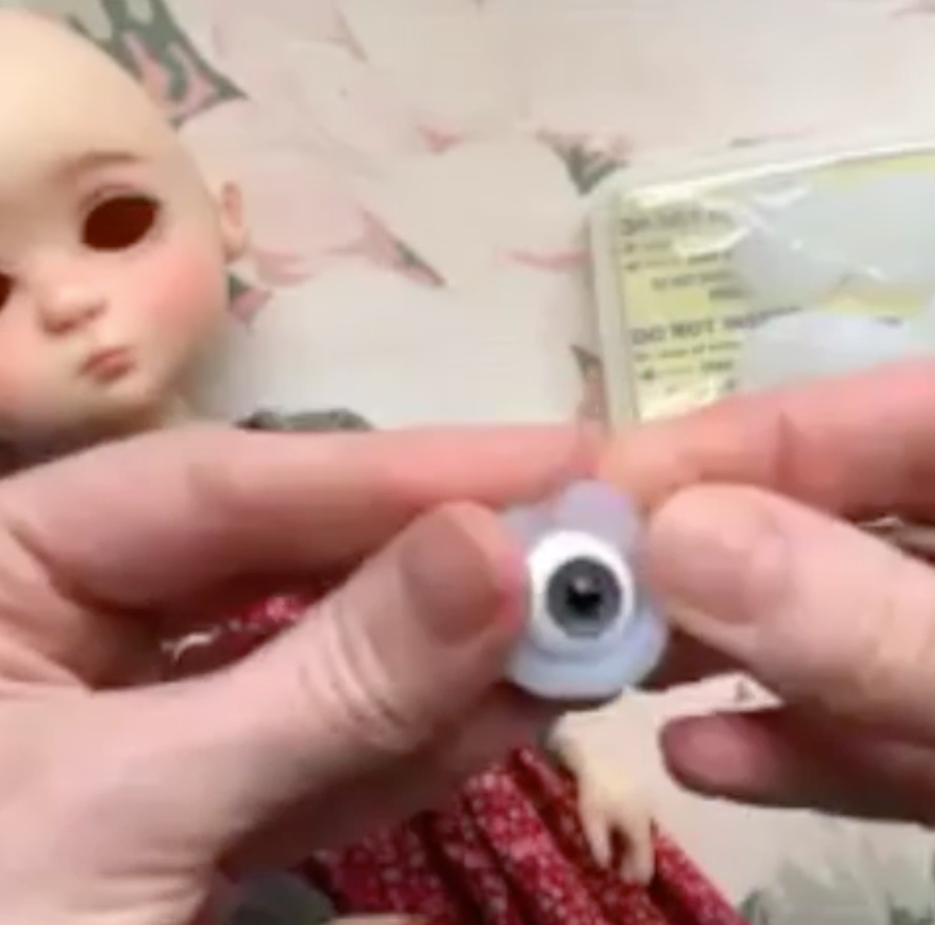 How to put eyes in your BJD